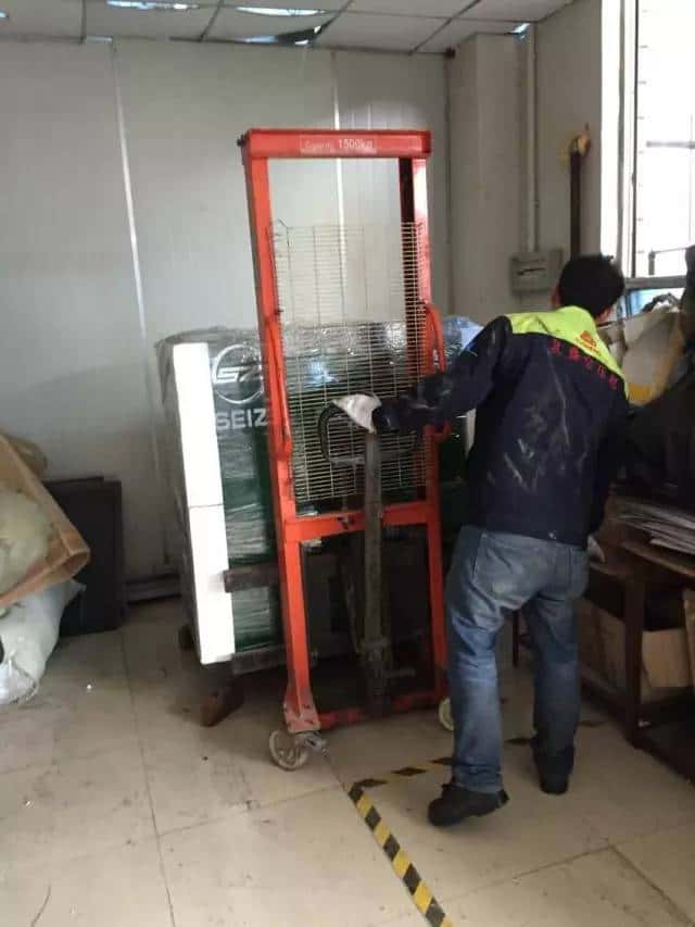 薩震空壓機在安裝調試