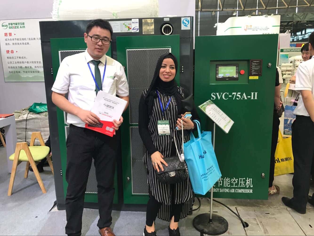 薩震節(jié)能空壓機接待外國友人