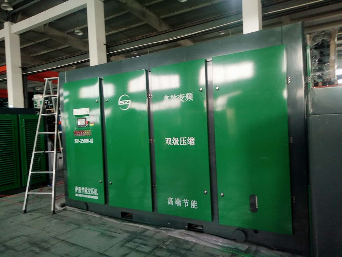 ����׃�l�Չ��C