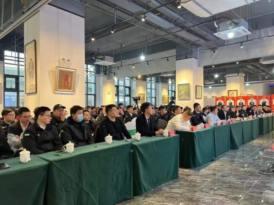 薩震智能節能空壓機各大區負責人與部門負責人做年度總結